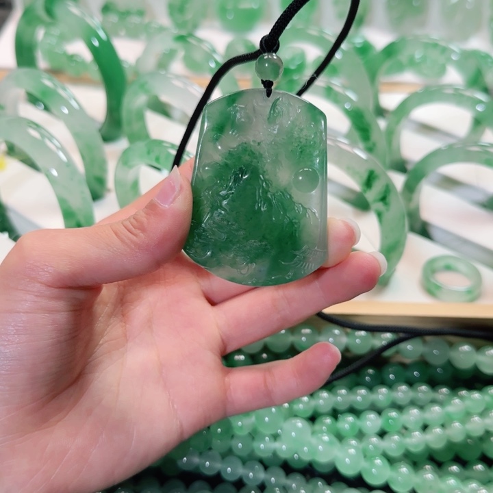 石英质玉吊坠(赠链)未镶嵌