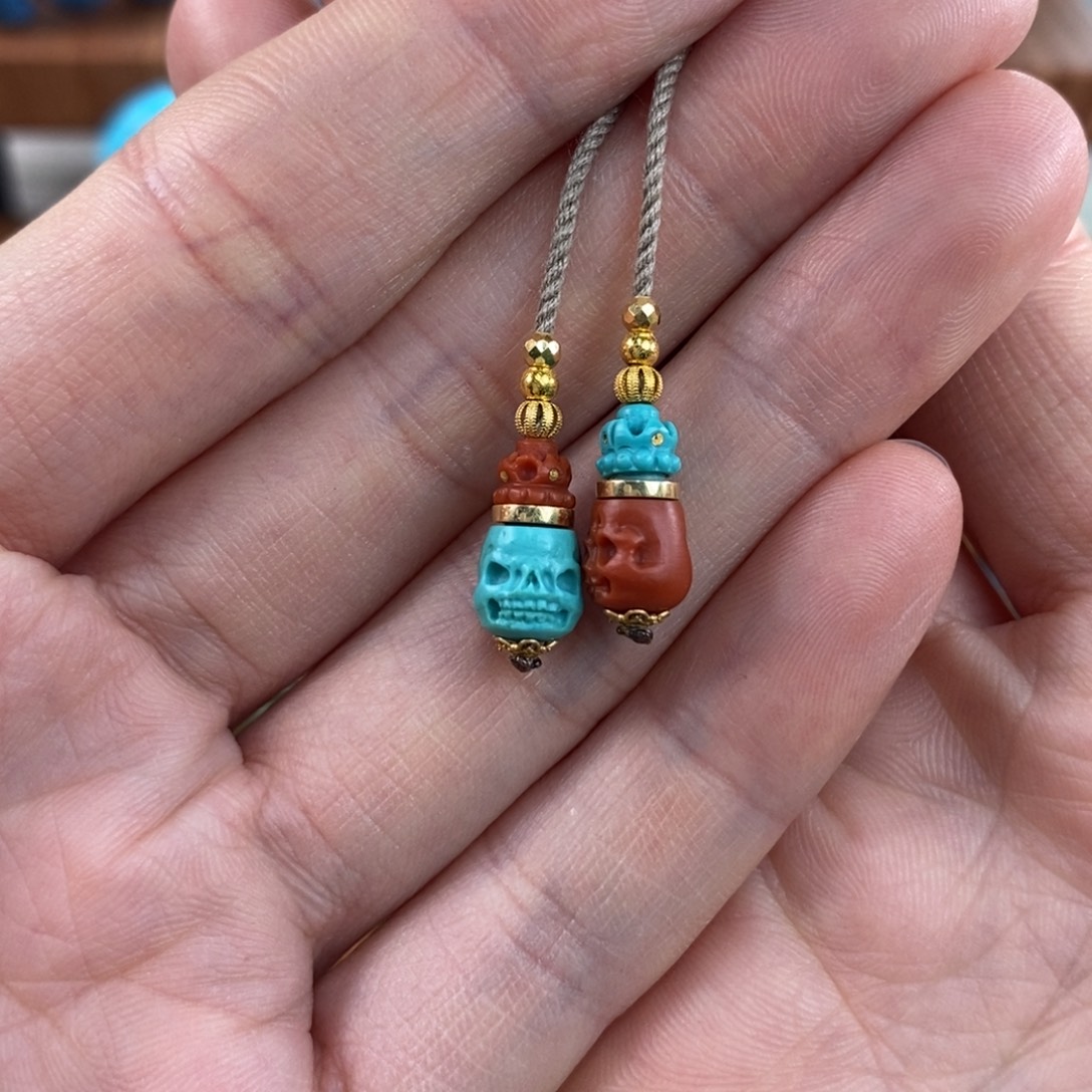 绿松石未镶嵌。国王王后弟子珠