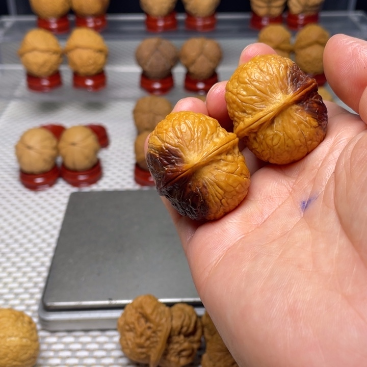 文玩核桃把件花**忧10招财进宝