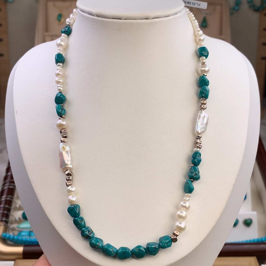 绿松石未镶嵌颈饰