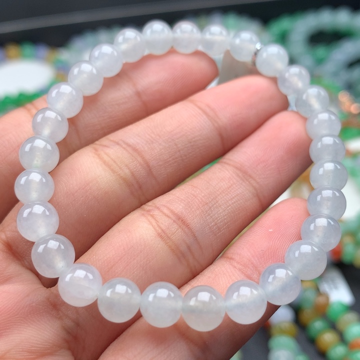 翡翠手镯未镶嵌卡