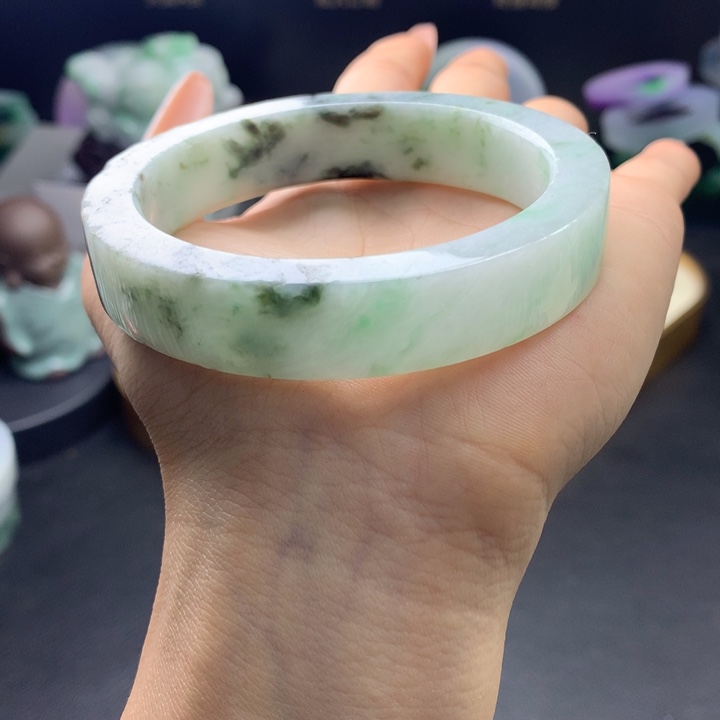 定制翡翠未镶嵌翡翠手镯