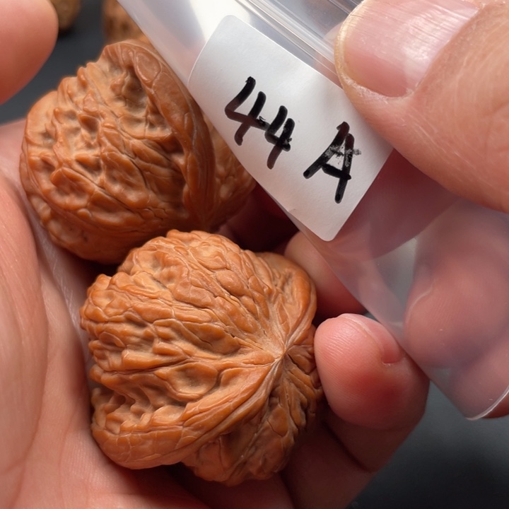 文玩核桃吊坠皓**里磨盘42