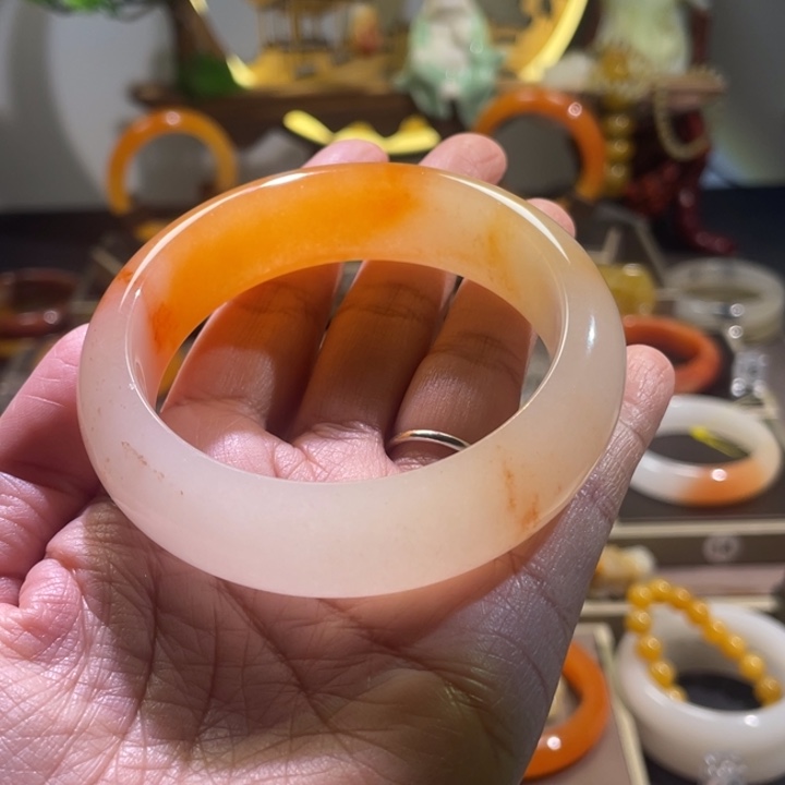 石英质玉未镶嵌手镯