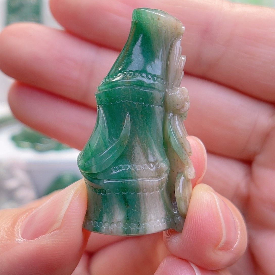 独山玉颈饰未镶嵌