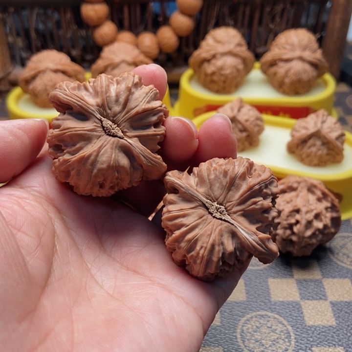 文玩核桃把件43白狮子