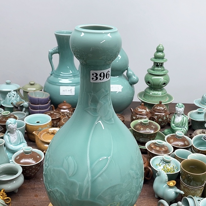 微瑕特价处理青瓷37.5厘米