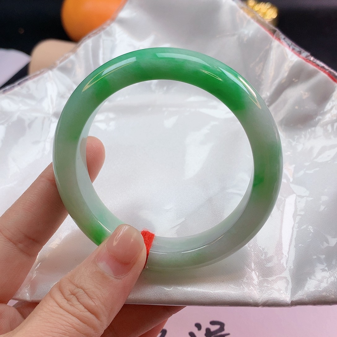 翡翠手镯未镶嵌55圈1885