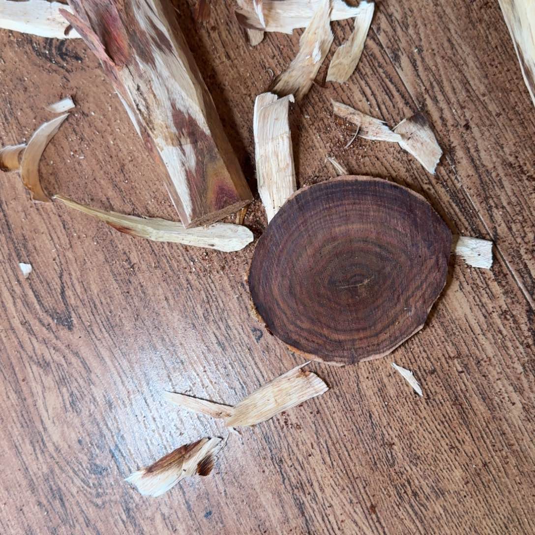 掂***蔗海南，海北飞灰尘。甘受商于仪诳楚，岂真鹑首天赐秦