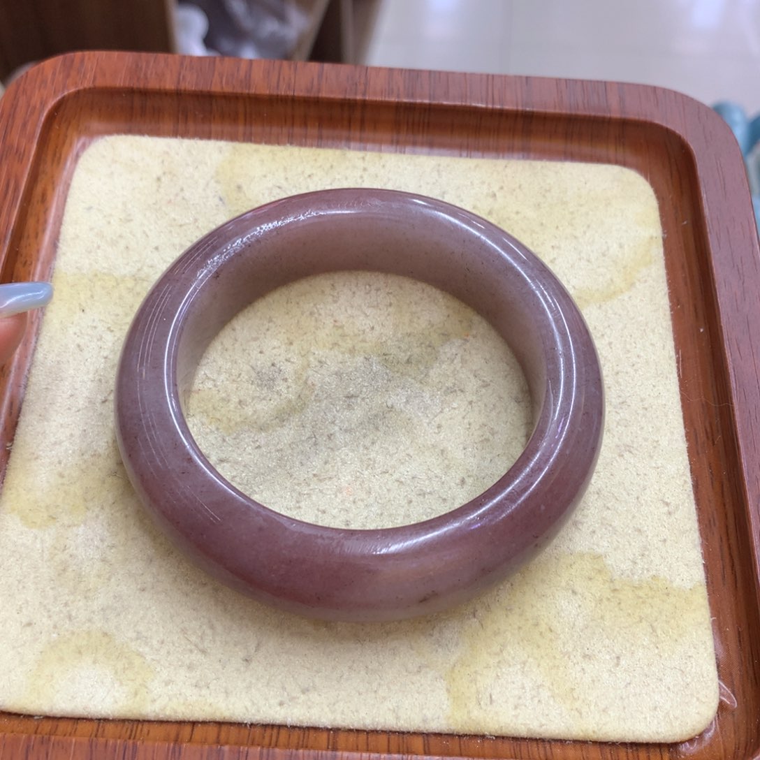 瑞***飞未镶嵌手镯石英质玉