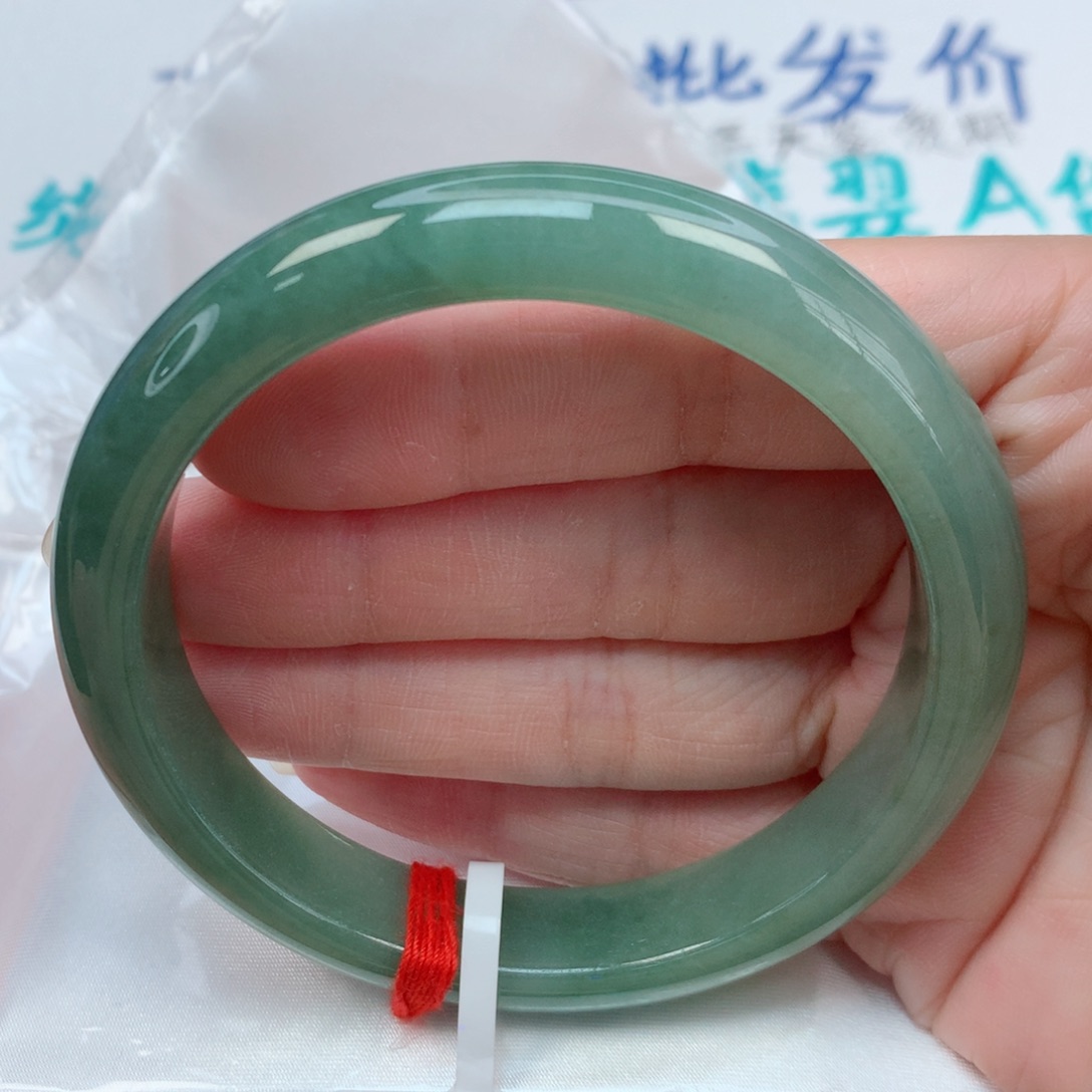 翡翠手镯未镶嵌60.6圈 油青底
