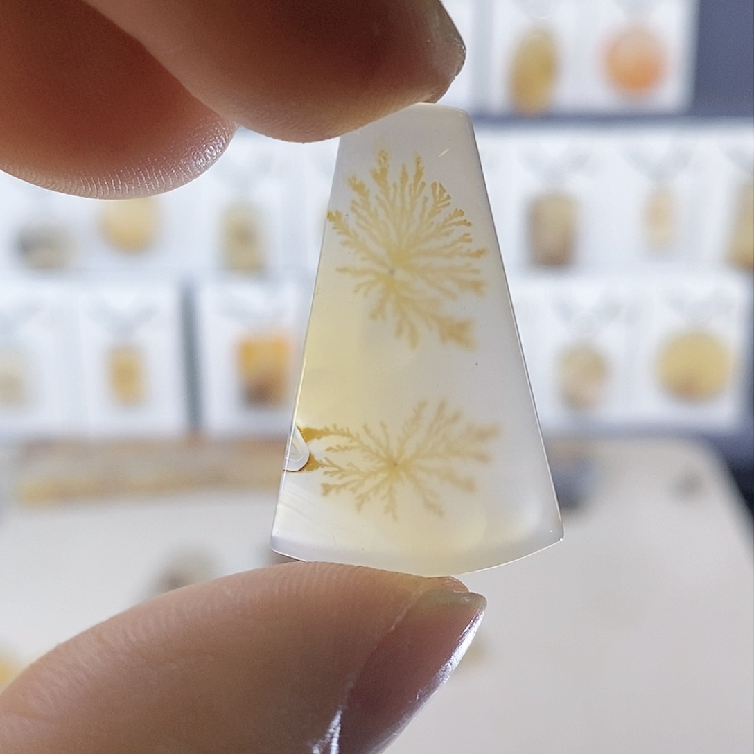 未镶嵌玛瑙/玉髓珠宝奇石