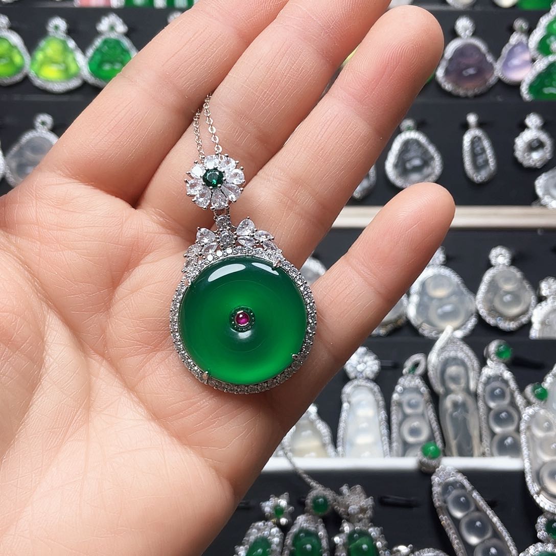 玛瑙/玉髓颈饰合金