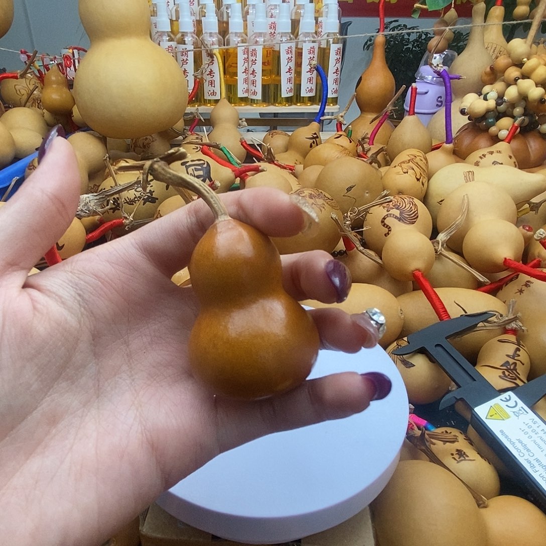 艳****香榧木葫芦工艺品