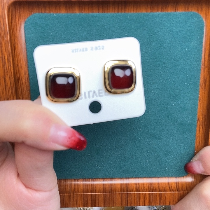 血珀耳饰银S925镶嵌耳钉