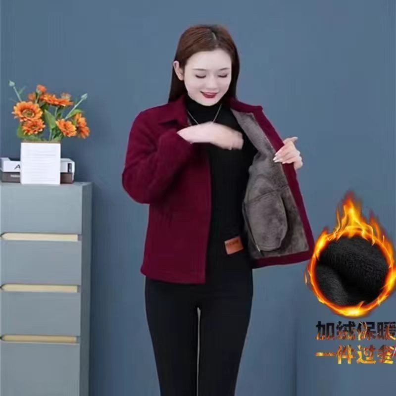 妈妈秋冬季加绒灯芯绒短款外套女中老年新款开衫洋气加厚夹克上衣