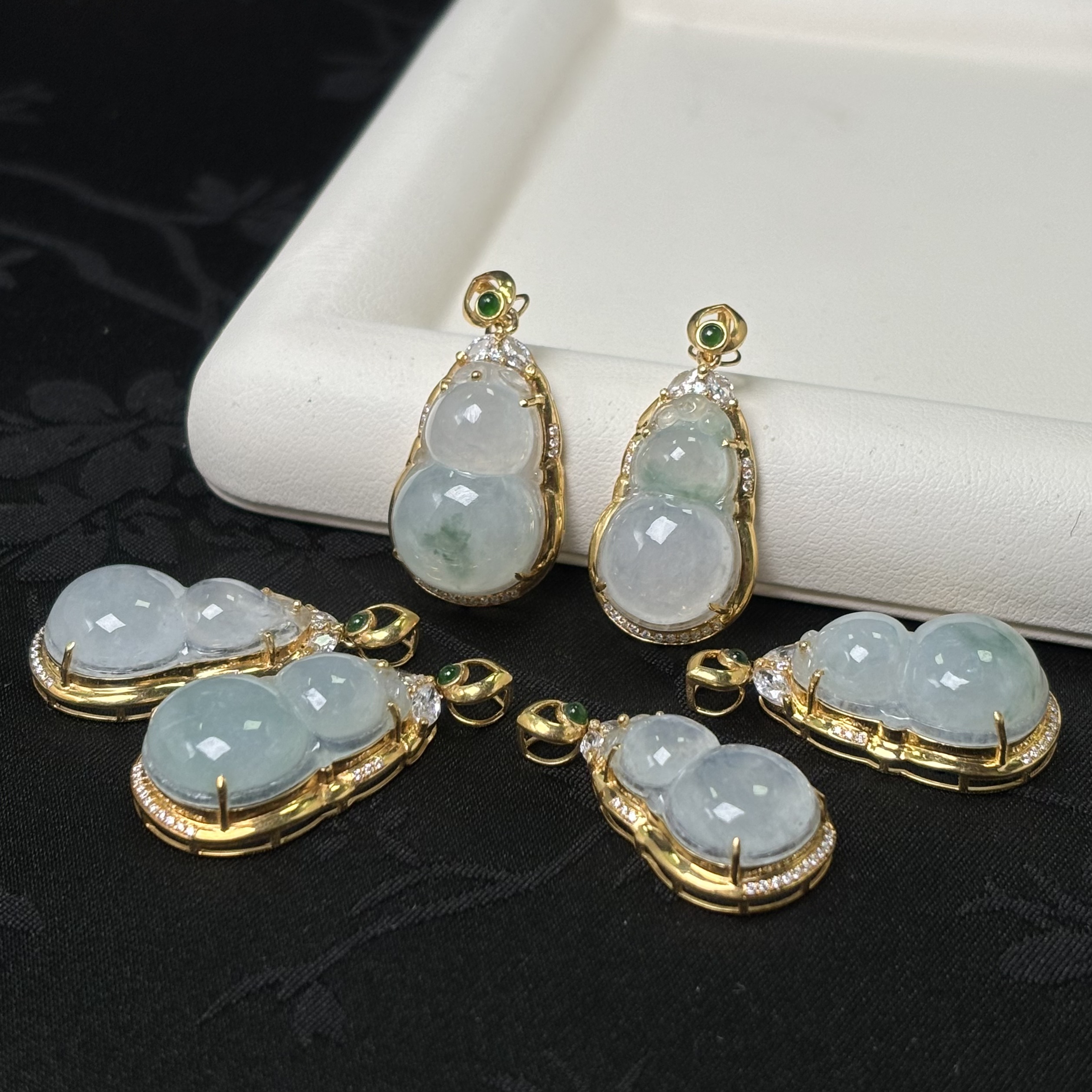 【老郑家】18K金镶翡翠葫芦挂件 多样性发一件不带链 1950D