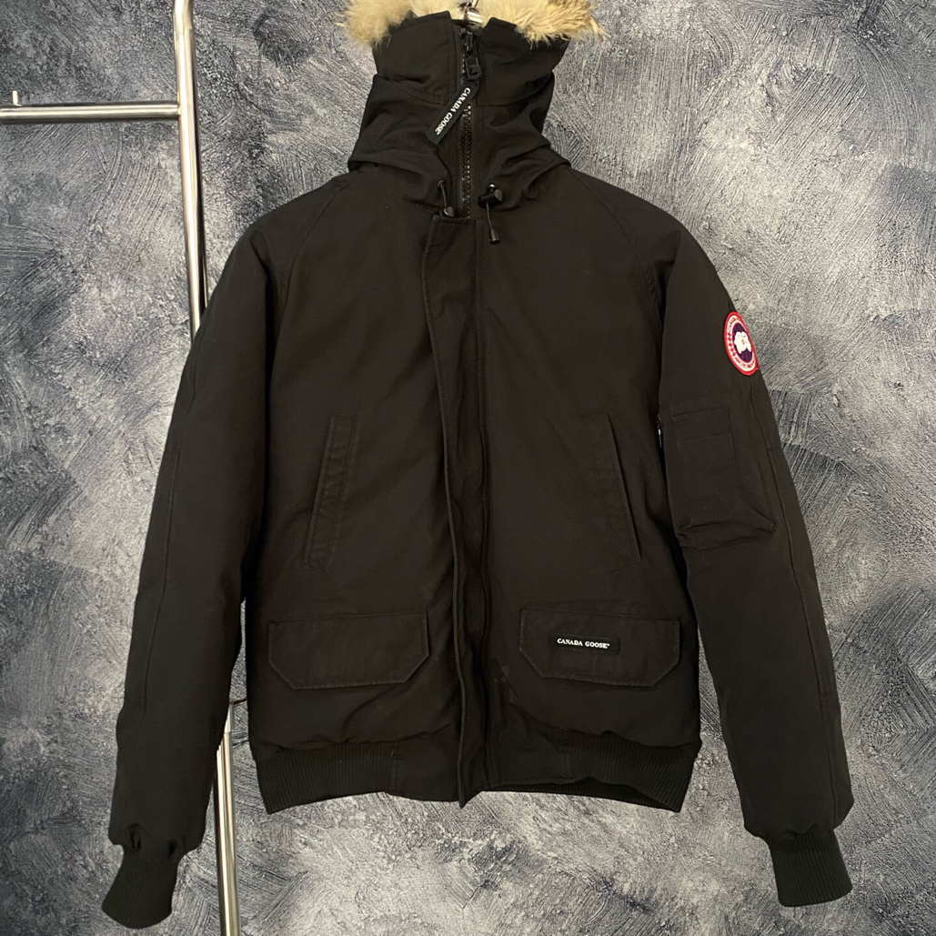 未使用 CANADA GOOSE 毛领连帽羽绒服/黑色/S码/15731