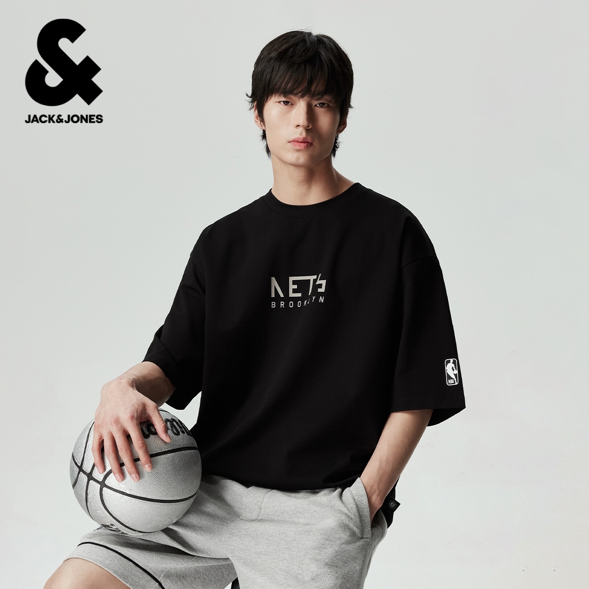 【NBA联名篮网队】杰克琼斯男装T恤新款短袖宽松舒适休闲百搭胶印