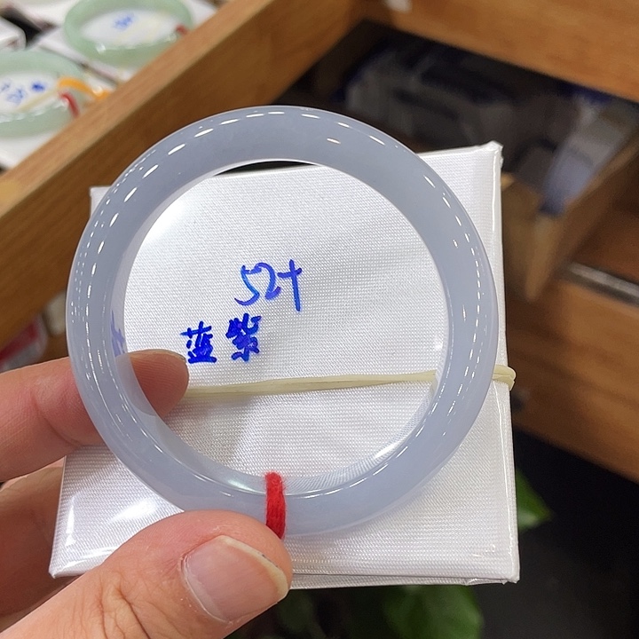 翡翠手镯未镶嵌翡翠