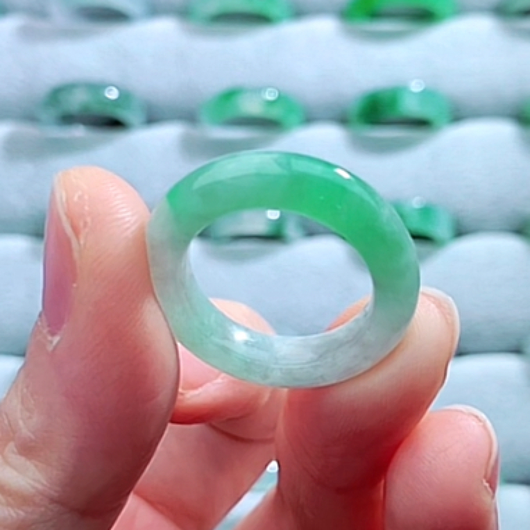 天然a货翡翠戒圈