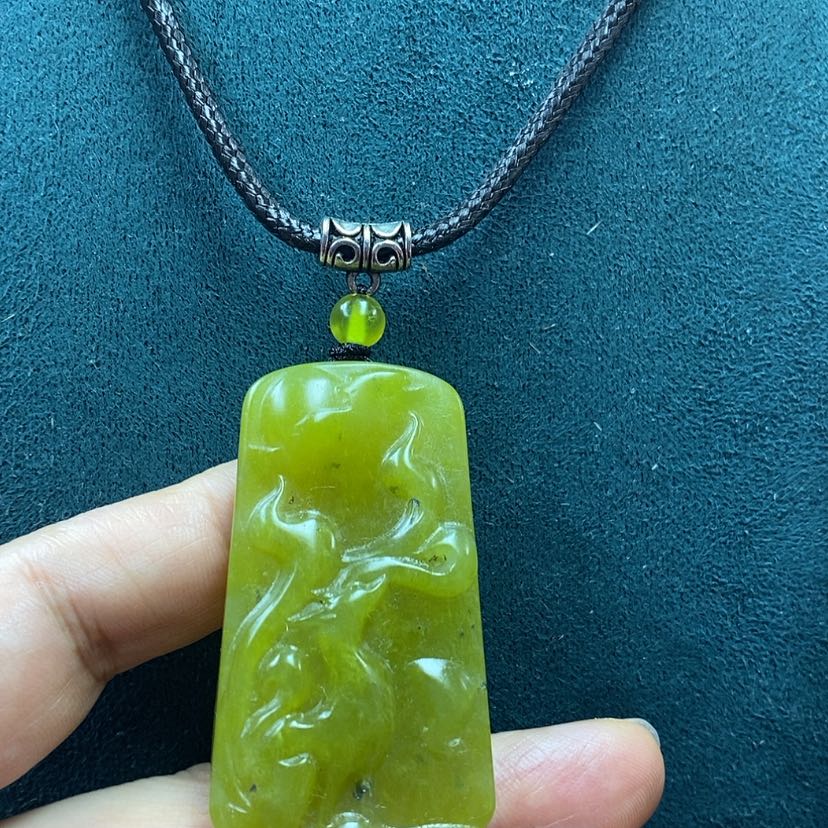【闪购商品】蛇纹石玉吊坠未镶嵌