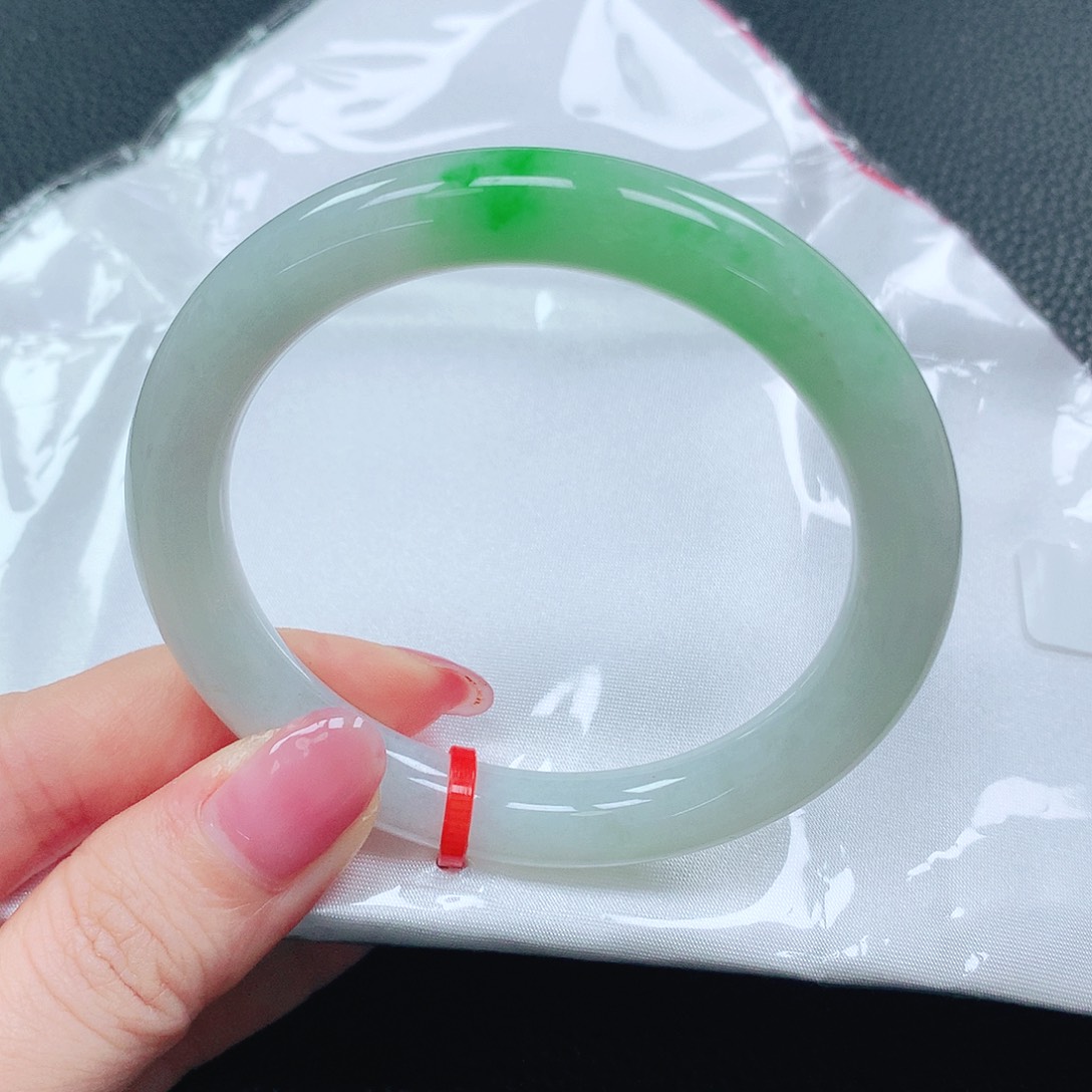 翡翠未镶嵌手镯54圈