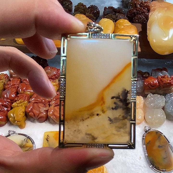 石英质玉（黄龙玉）银S925镶嵌项链吊坠