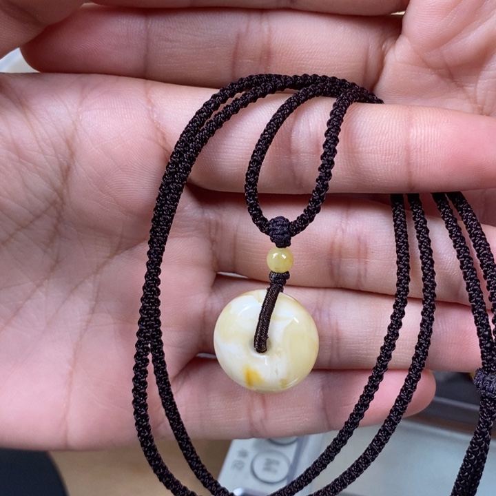 琥珀裸石未镶嵌平安扣