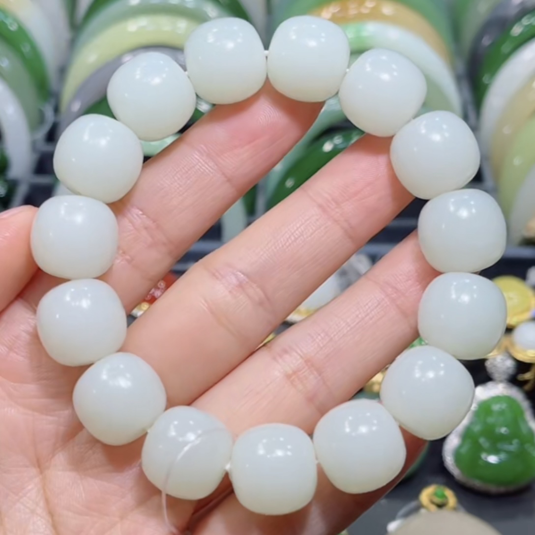 半价福利！和田玉新疆且末高青白暖白手串13.5x14mm老型