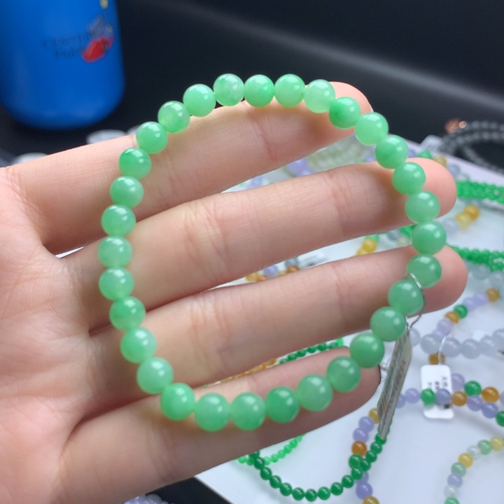 翡翠手镯未镶嵌卡