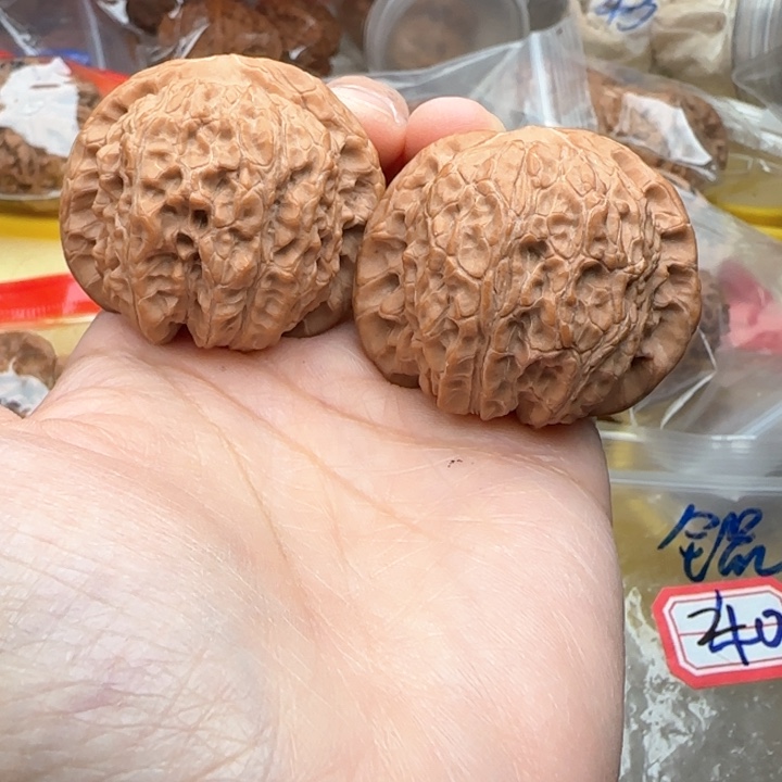 文玩核桃吊坠和*血麒麟42