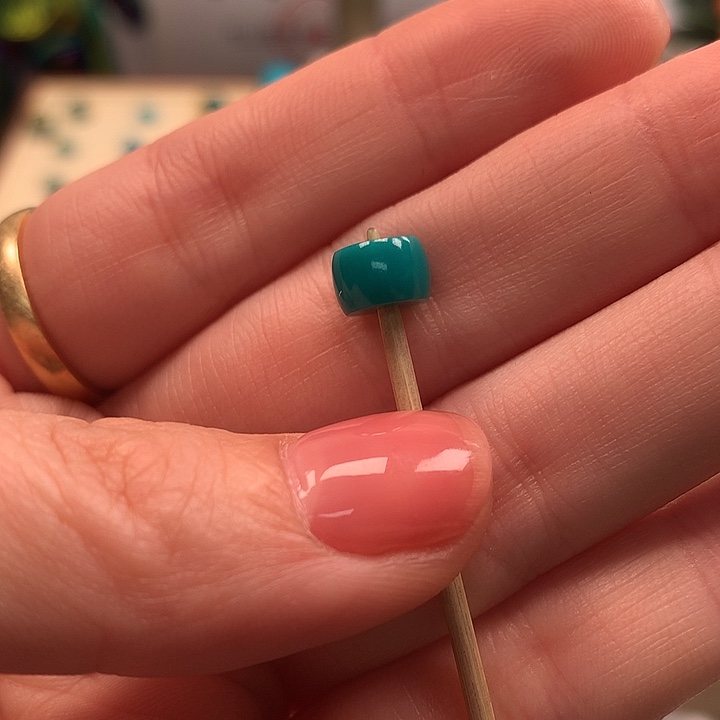 绿松石配饰未镶嵌起***?