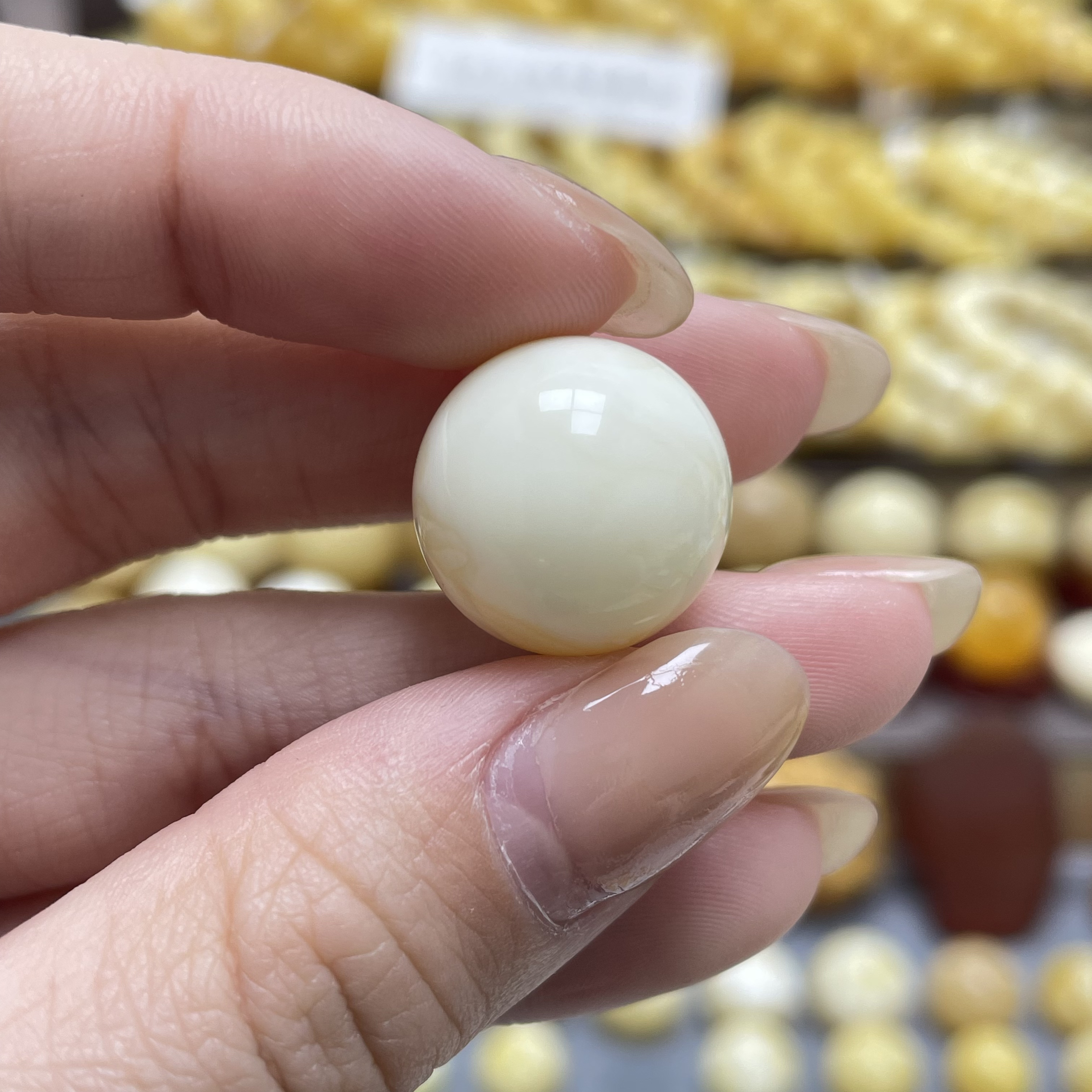 段掌柜臻选｜天然原矿蜜蜡高品浓蜡妖白圆珠17.3mm