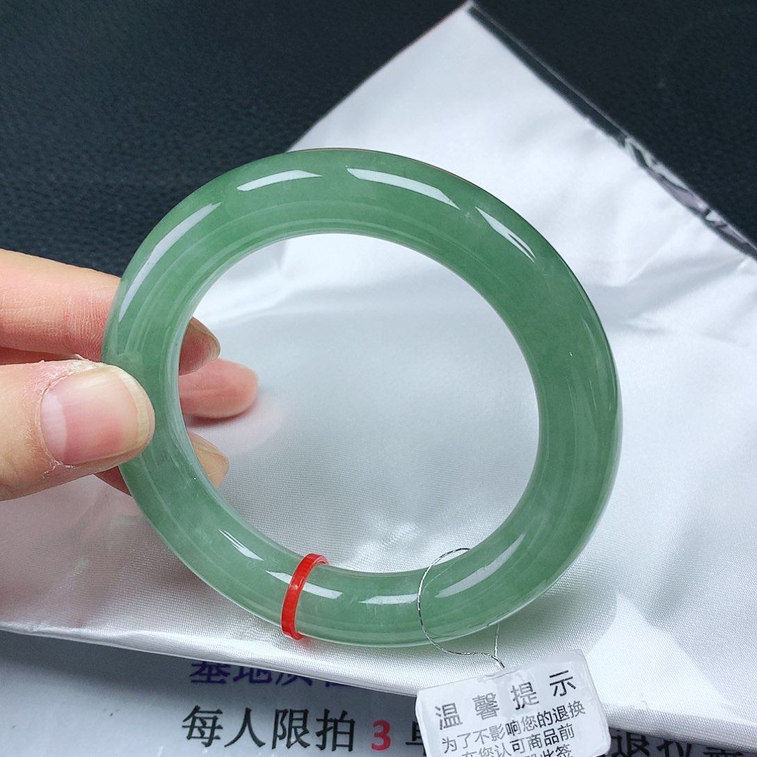 翡翠手镯未镶嵌53胖