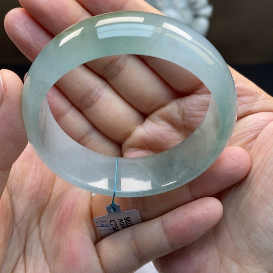 翡翠手镯未镶嵌天然