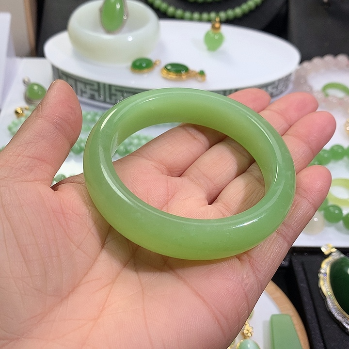 未镶嵌手镯和田玉（翠青玉）玉*