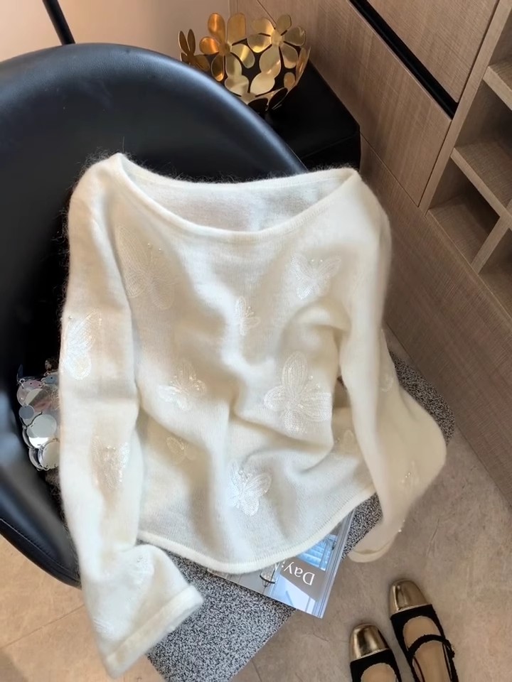 法式甜美重工蝴蝶刺绣钉珠针织衫女2025秋冬新款温柔软糯减龄毛衣