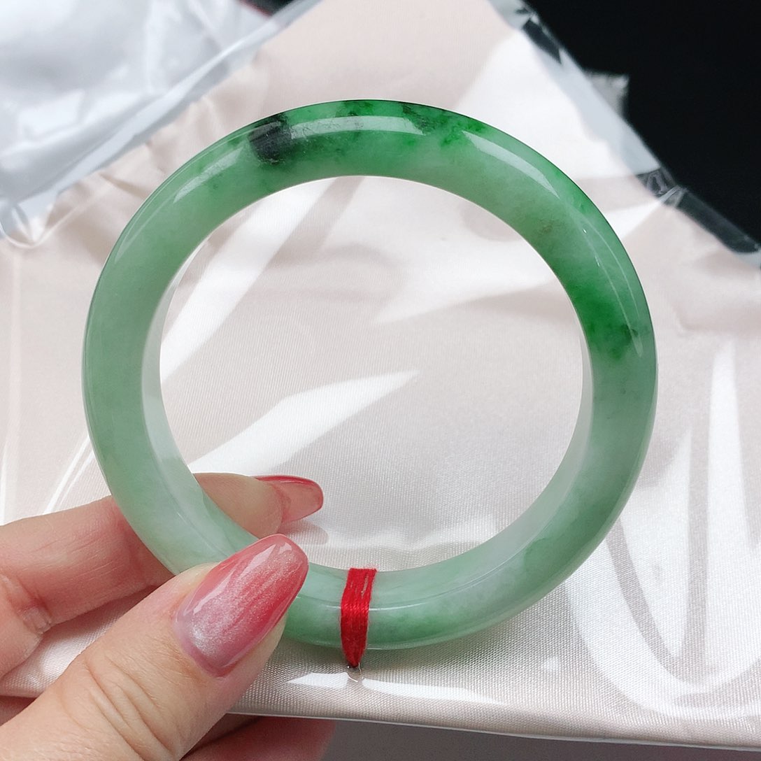 翡翠手镯未镶嵌翡翠038