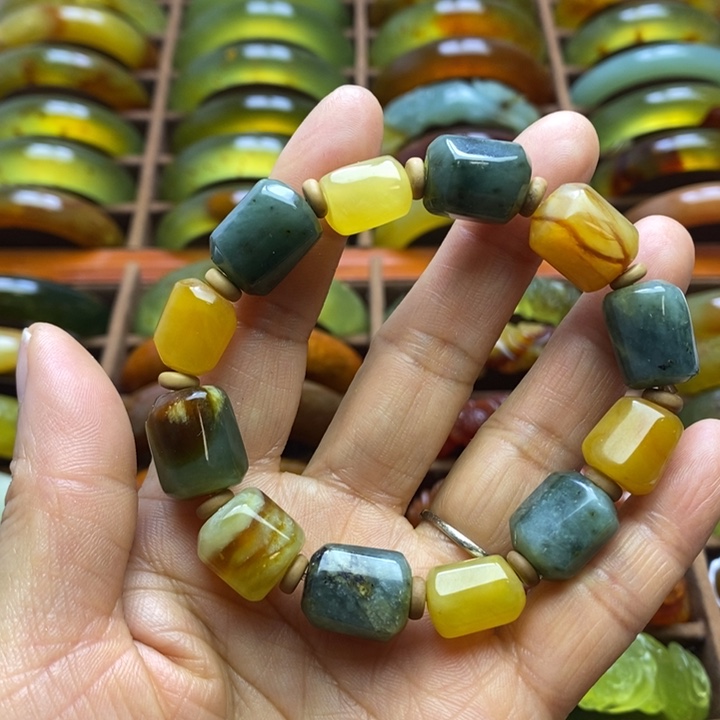 蛇纹石玉手镯未镶嵌