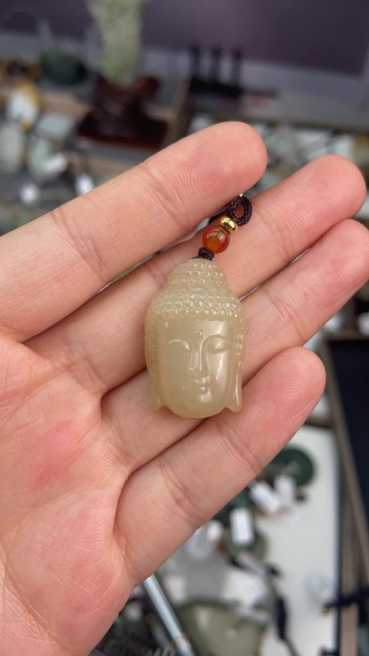 和田玉佛首藕粉色吊坠