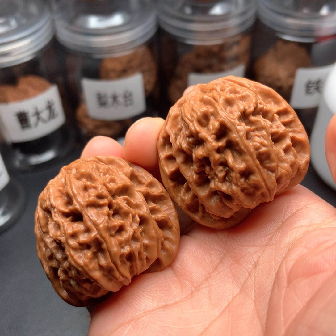 文玩核桃吊坠方尊41