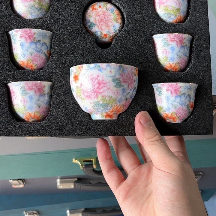 孤品茶具套装等。