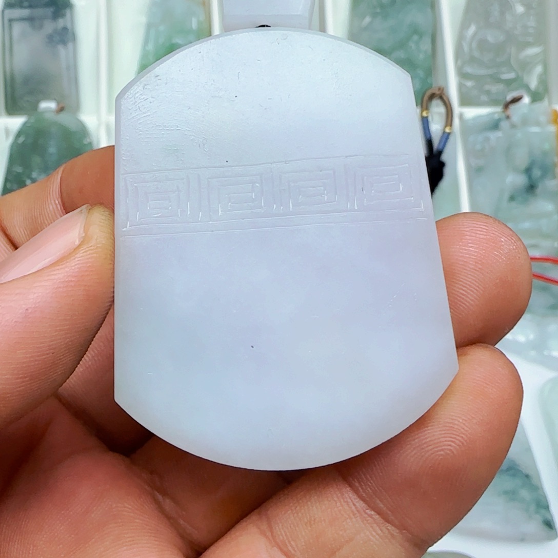 翡翠颈饰未镶嵌，