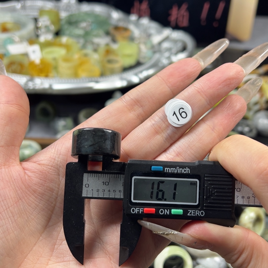 蛇纹石玉未镶嵌戒指