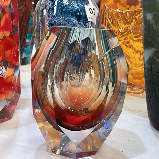 琉璃花瓶高16厘米口径4厘米