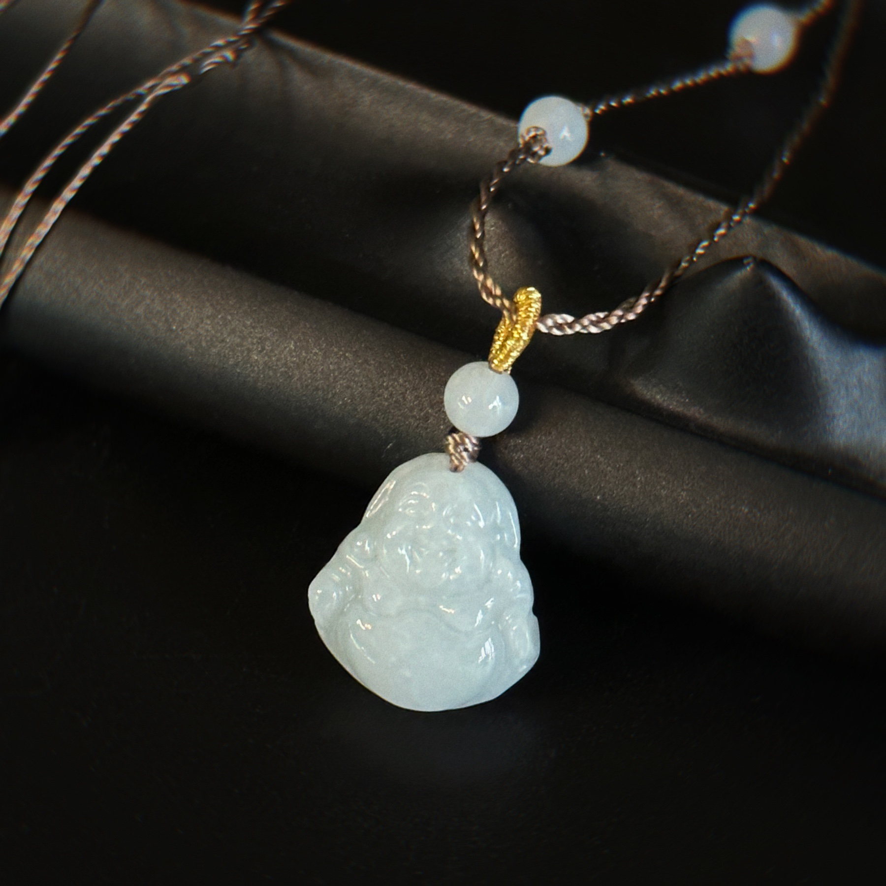 翡翠轻奢风精美佛公吊坠多样性发一