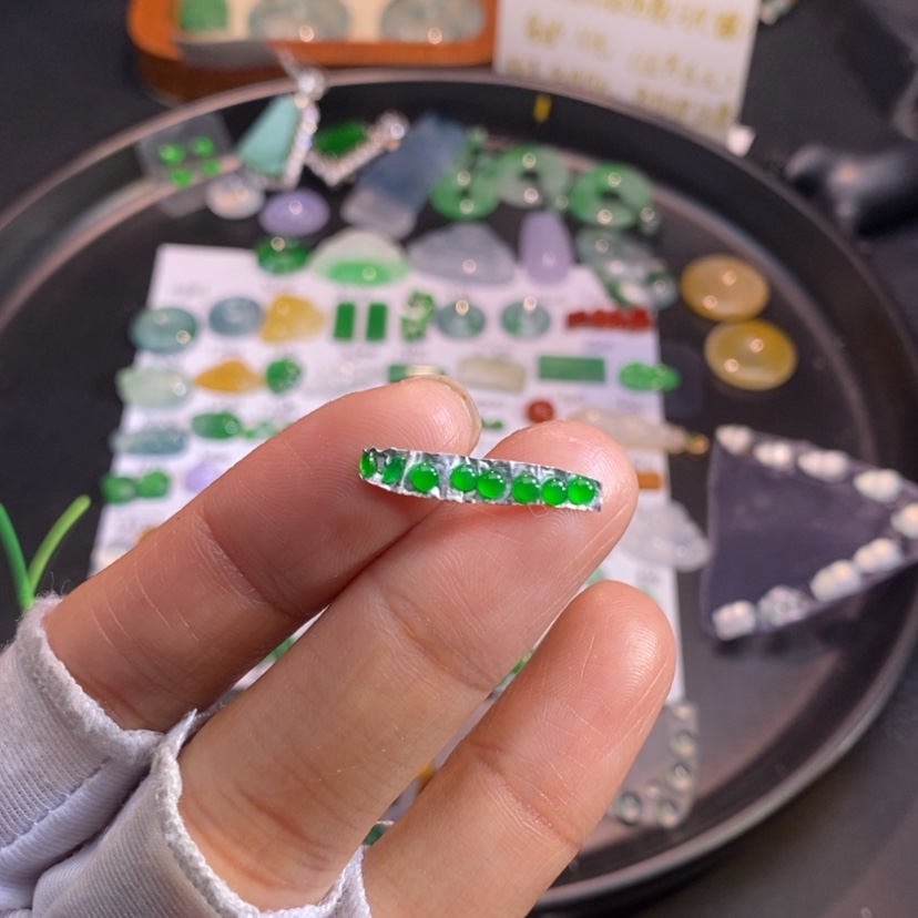 【闪购商品】翡翠挂件未镶嵌蛋