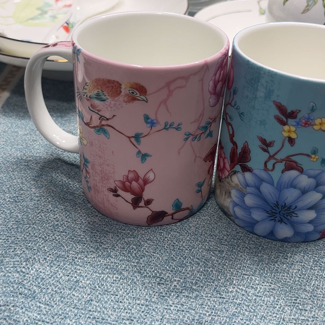 瓷片珐琅彩马克杯两个