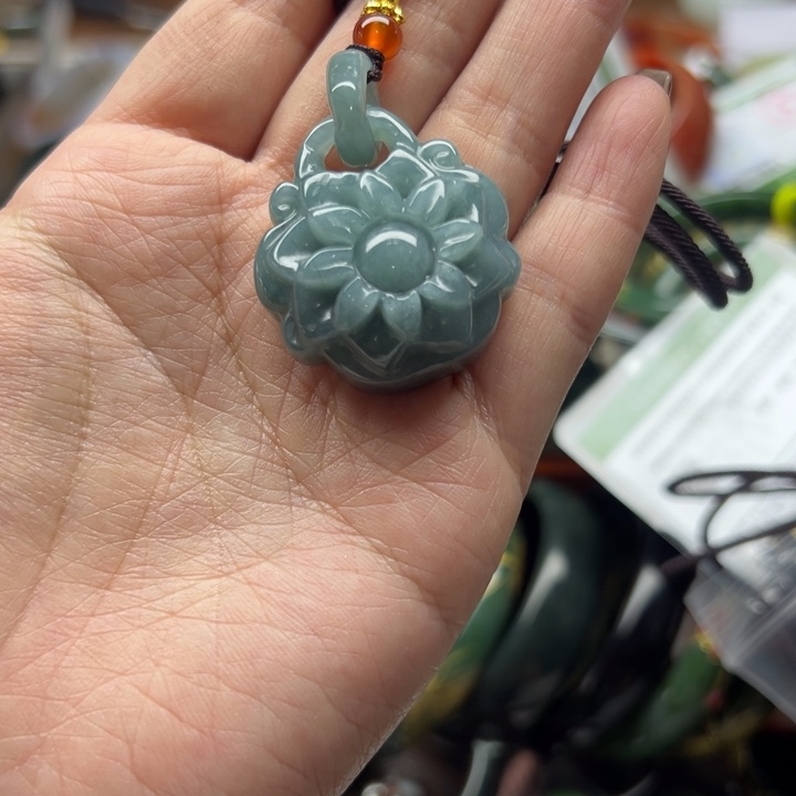 翡翠未镶嵌颈饰888888888999